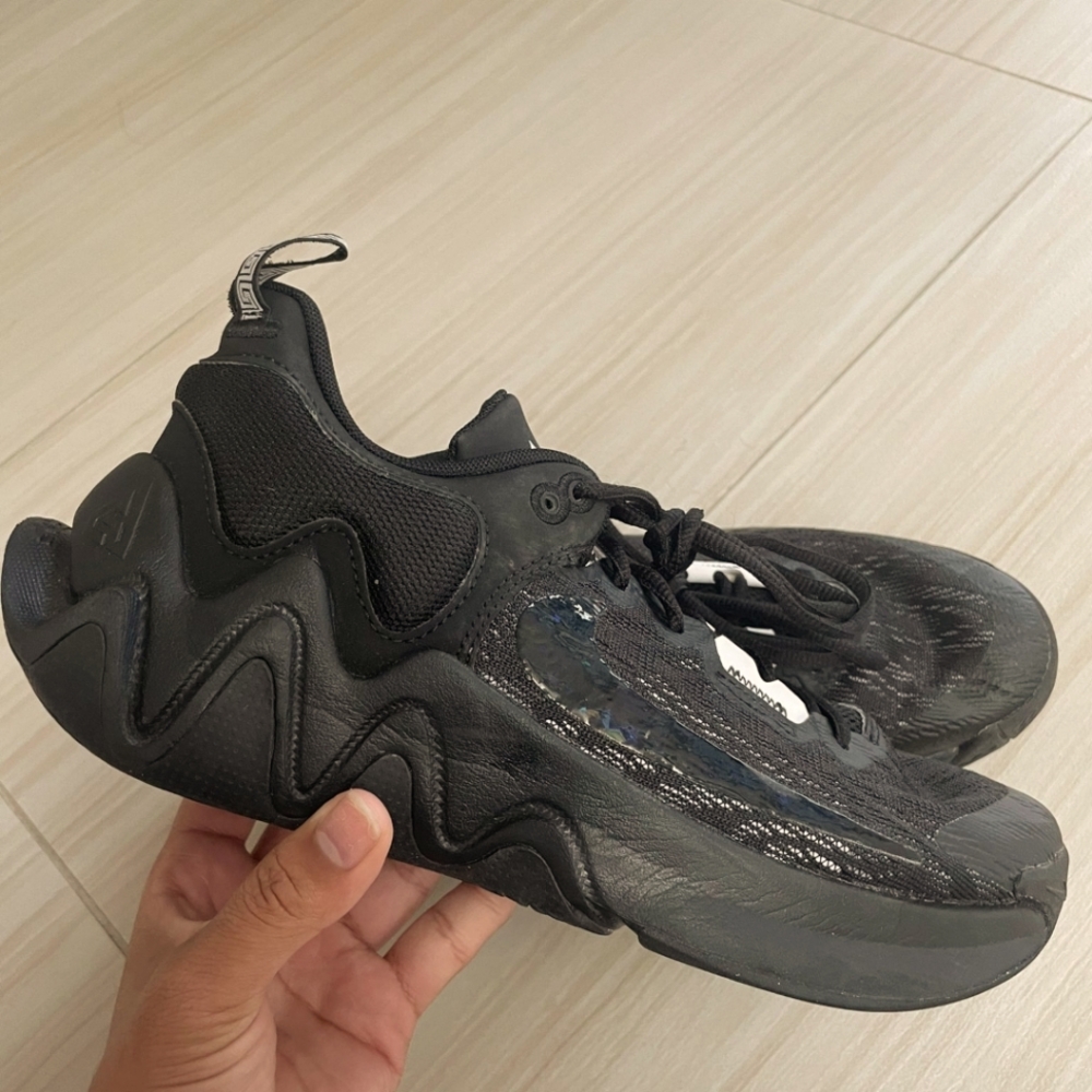 Nike Giannis Immortality 2 (Holographic Nike Swoosh)